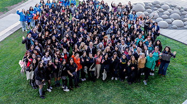 Participantes de la visita a los laboratorios de la Universidad Católica.