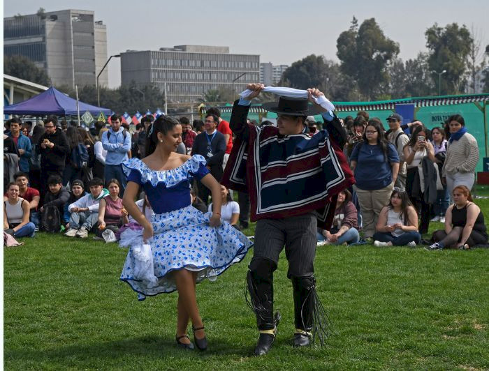 imagen correspondiente a la noticia: "Con cueca, comida típica y juegos tradicionales la UC festejará las Fiestas Patrias"