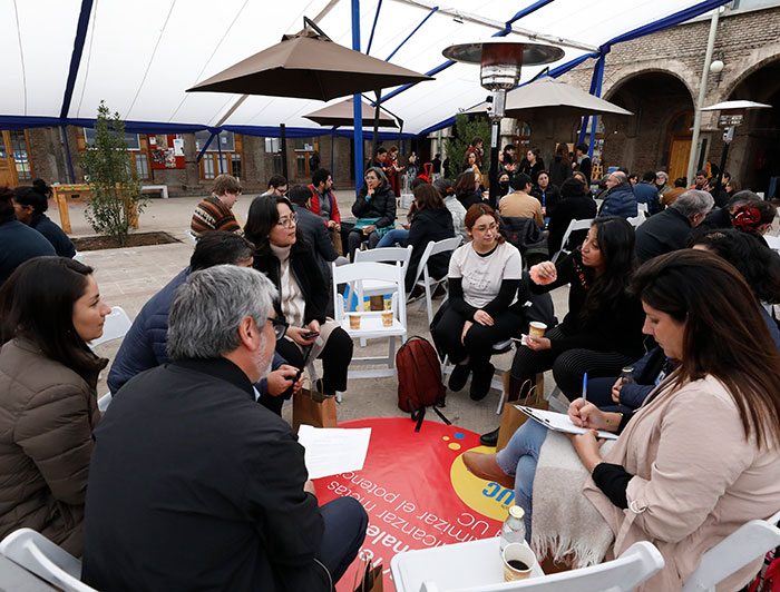 Participantes en La UC Dialoga