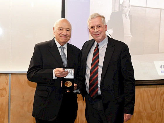 Vittorio Corbo junto a José Miguel Sánchez