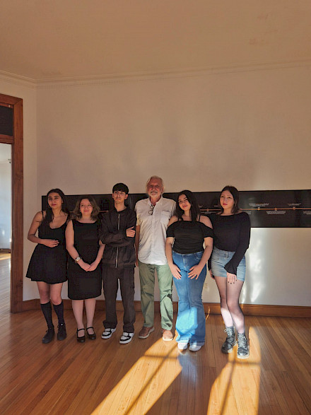 Alumnos Comunicaciones con profesor Fernando Acuña