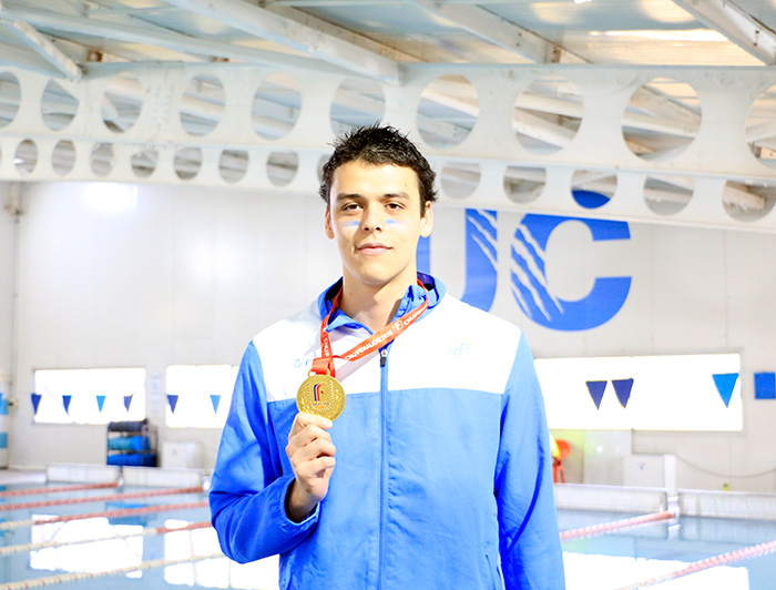 Estudiante de Ingeniería Comercial y seleccionado de Natación, Elías Ardiles.