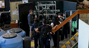 estudiantes de colegio participan de una visita en el Campus San Joaquín