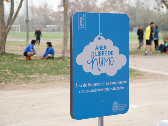 Letrero de Campus Libre de Humo en la UC