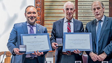 José Francisco Muñoz y Francisco Suárez  muestran su