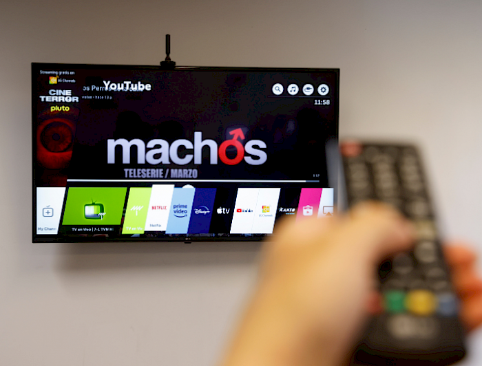 imagen correspondiente a la noticia: "Remakes, exportar guiones y streaming: Los intentos de la TV abierta por salvar las teleseries"