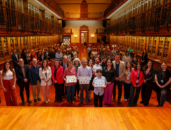 Lanzamiento de Testigos del cambio climático en la Casa Central UC.
