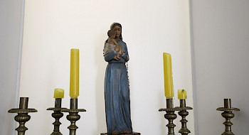 escultura de la Virgen María