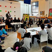 Actividades de CEDETi en un colegio para mostrar el software Sueñaletras.
