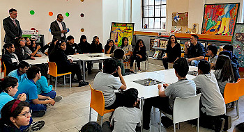 Actividades de CEDETi en un colegio para mostrar el software Sueñaletras.