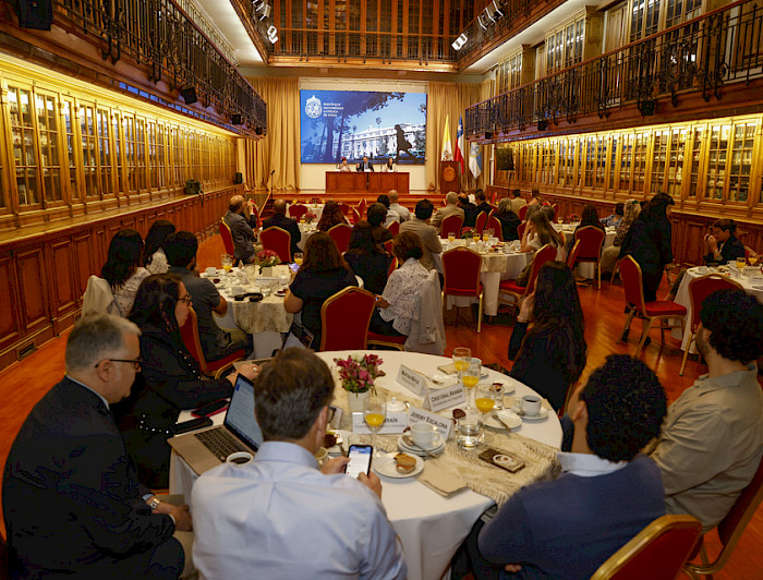 Vista general del Foro, aula magna Manuel José Irarrázaval. Créditos: Karina Fuenzalida