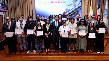 Estudiantes y académicos que recibieron una beca Santander para realizar su movilidad internacional.