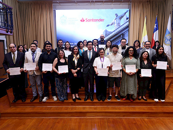 Estudiantes y académicos que recibieron una beca Santander para realizar su movilidad internacional.