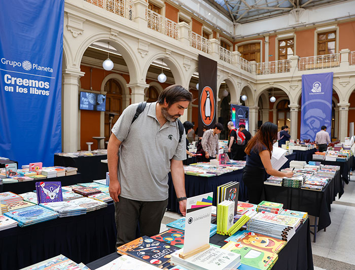 Feria LEER ES UN REGALO.