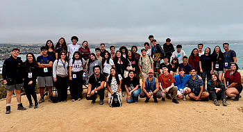 Escolares visitando la Estación Costera de Investigaciones Marinas UC.
