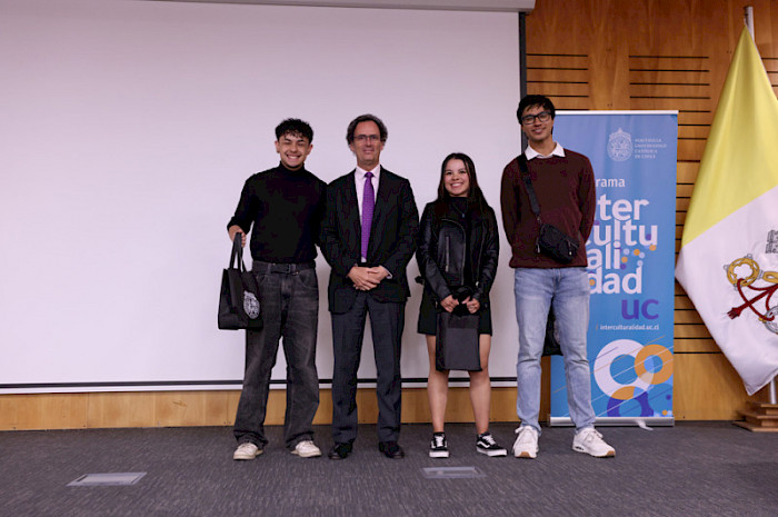 President Juan Carlos de la Llera with ambassadors of interculturality
