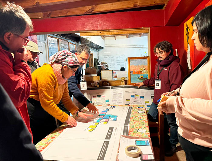Equipo de Observatorio Ambiental trabajando en el desarrollo de la plataforma en conjunto con la comunidad.