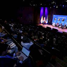 Escenario y público de Summit Internacional de Educación UC
