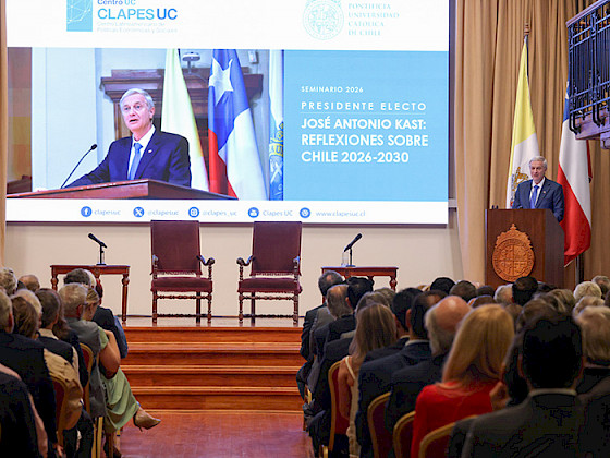 Presidente electo José Antonio Kast en su presentación en la Universidad Católica.