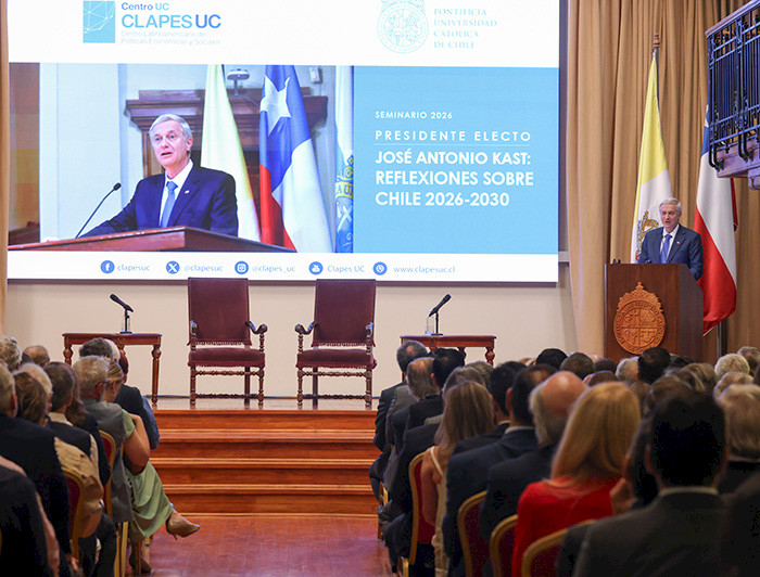 Presidente electo José Antonio Kast en su presentación en la Universidad Católica.