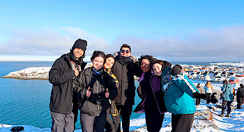 Jóvenes en el Círculo Polar Ártico