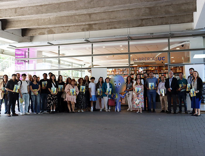 Equipo de MIGA durante el lanzamiento del libro
