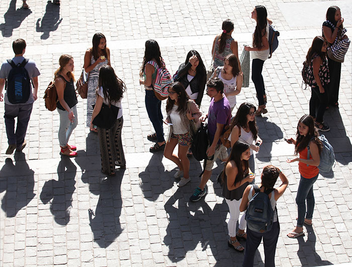Estudiantes en el patio