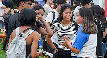 Estudiantes en la Bienvenida Novata