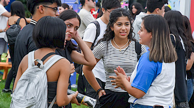 Estudiantes en la Bienvenida Novata