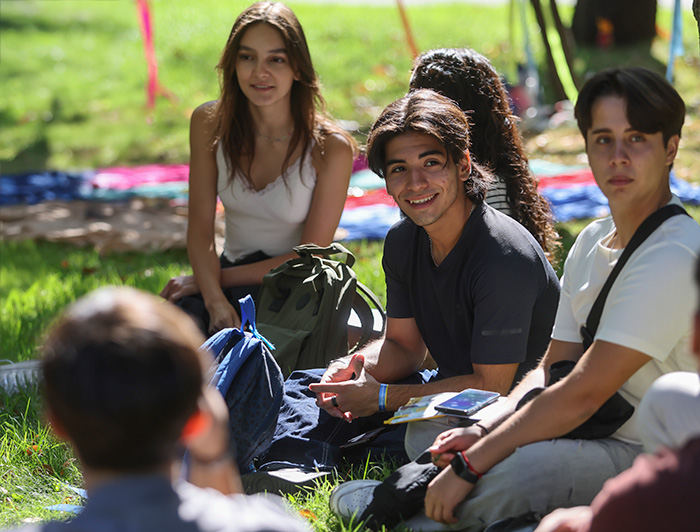 Estudiantes en el patio
