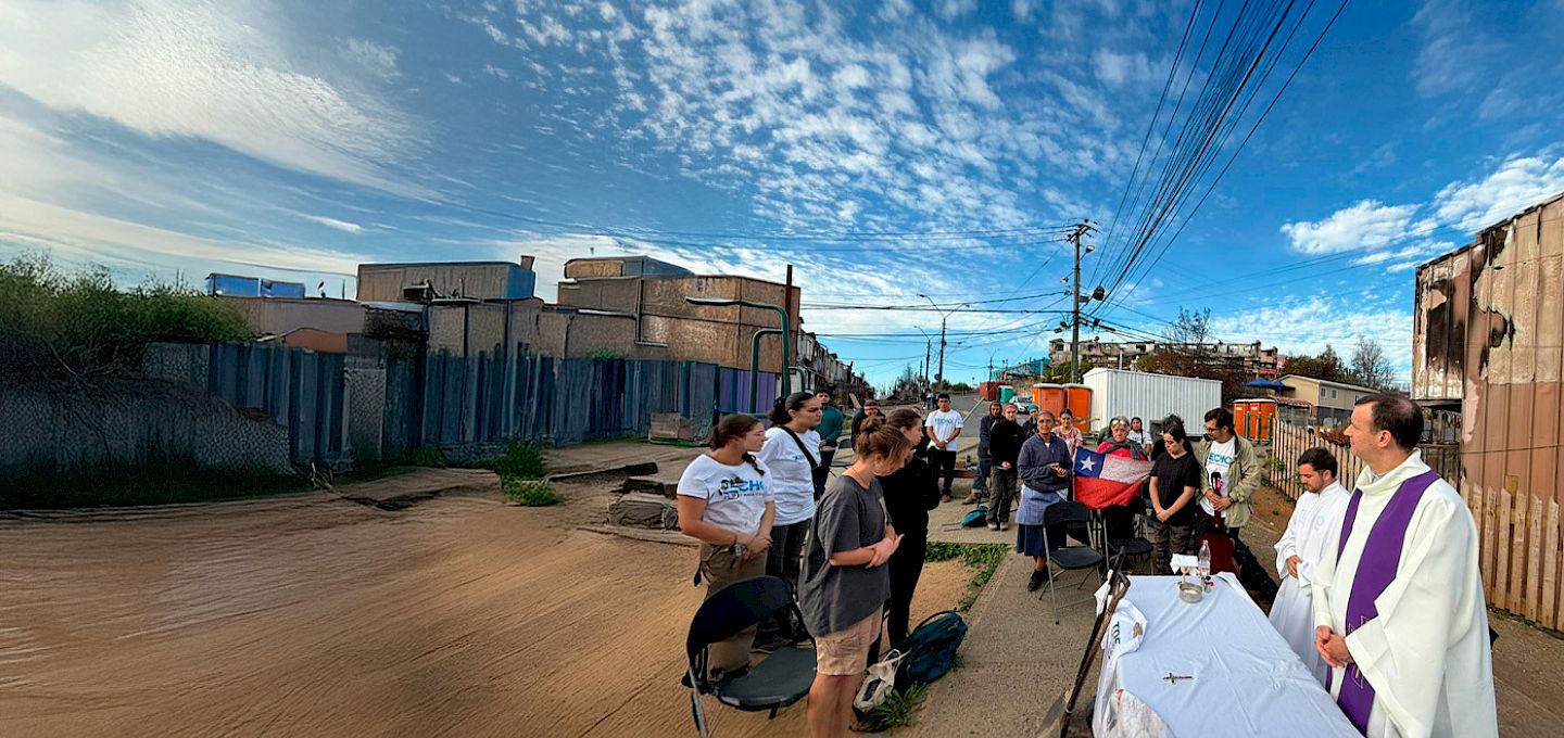 Misa en Lirquén, localidad afectada por los incendios en Biobío.