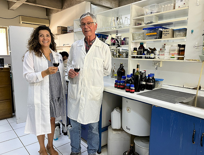 Profesores Natalia Brossard y Edmundo Bordeu