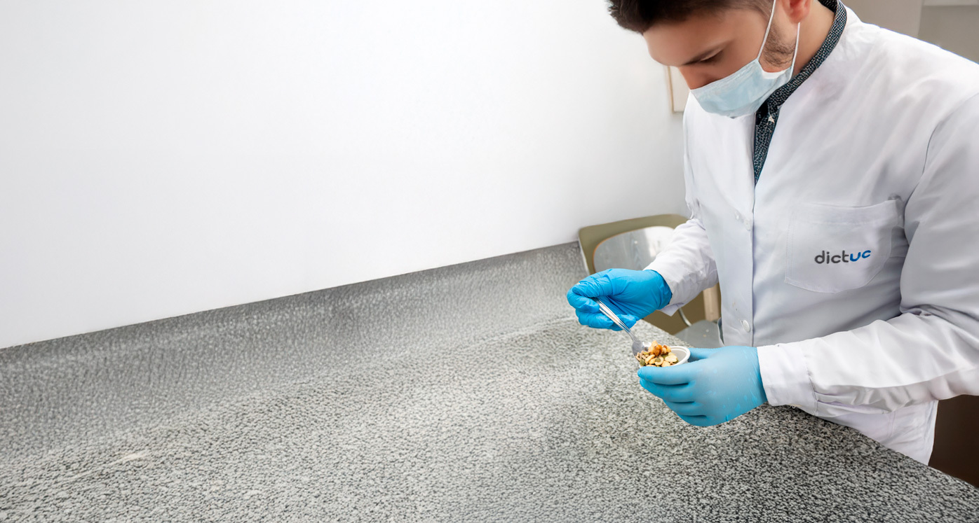 A researcher from DICTUC