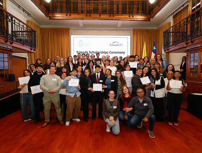 Estudiantes becados por Friends UC.