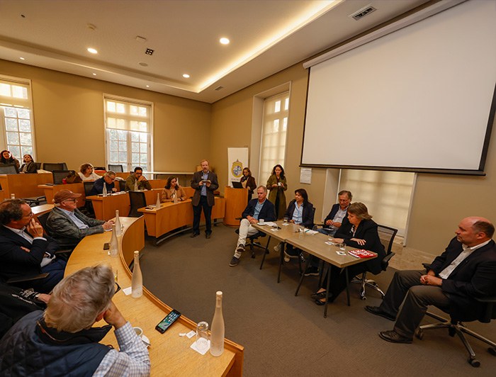 Coloquio Chile y su futuro: desafíos y proyecciones.