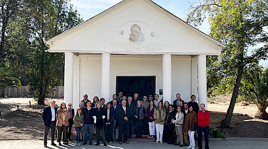 Delegación de Friends UC junto a autoridades de la Universidad.