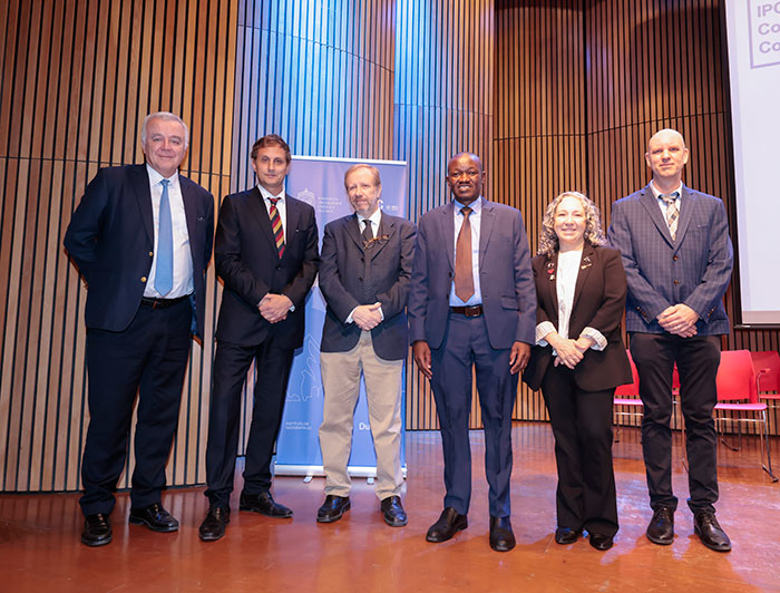 Carlos Díaz, Rafael Araos, Francisco Gallego, Ladislaus Chang’a, Valeria Palanza y Fabrice Lambert.