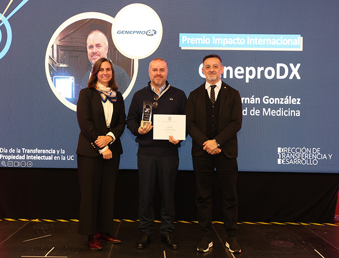 Hernán González recibe el Premio Impacto Internacional 