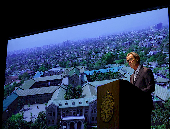 Rector Juan Carlos de la Llera