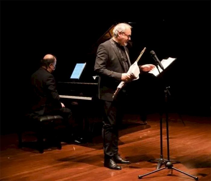 Músicos en el escenario