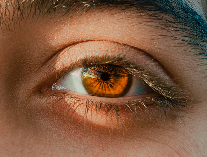 Ojo de una persona en primer plano