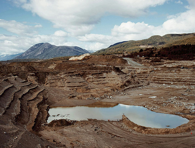 Agua en una mina