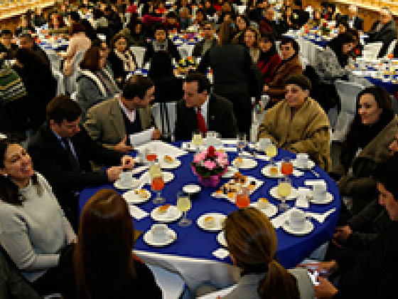 Imagen de un encuentro de la Red Colaborativa de Orientadores UC, iniciativa que busca crear vínculos de cooperación y formación entre quienes controlan asuntos de convivencia y orientación en diversos establecimientos educaciones.