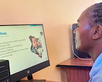 Especialista médico estudiando en Kenia