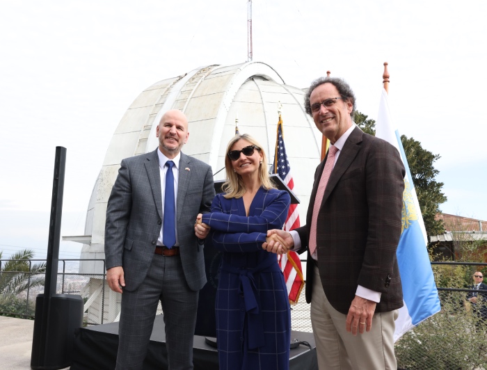 Embajador Brandon Judd,  la subsecretaria de Diplomacia Pública Sarah Rogers y el rector UC Juan Carlos de la Llera.