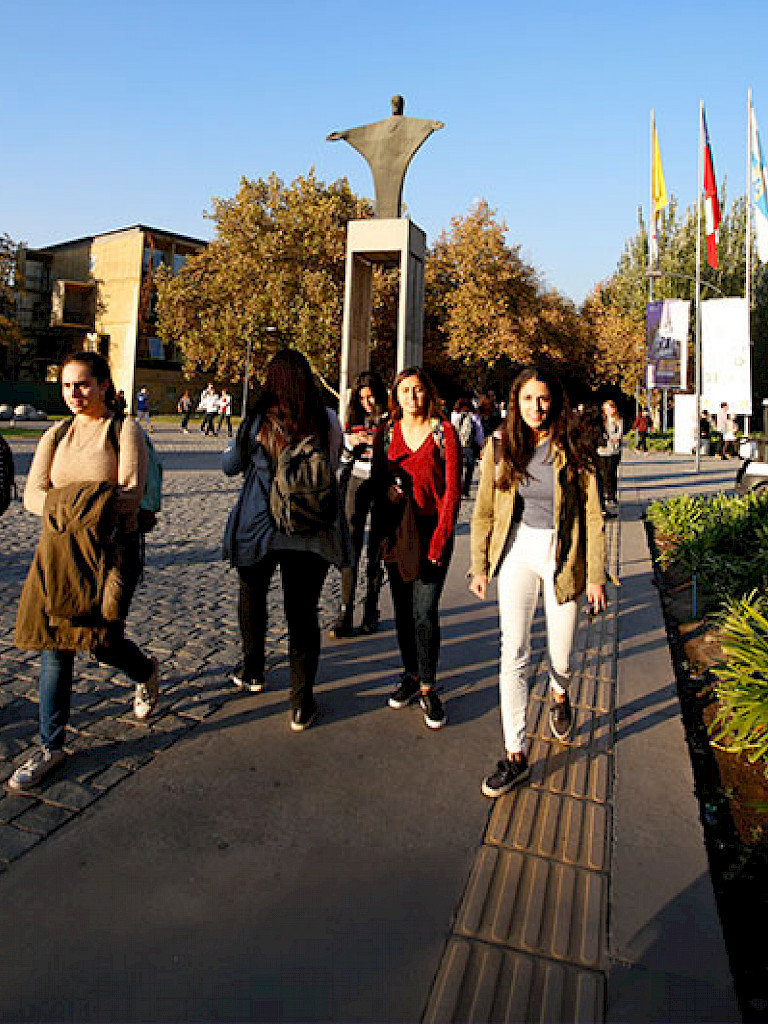 Fachada Campus San Joaquín
