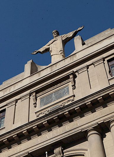 Fachada Casa Central UC