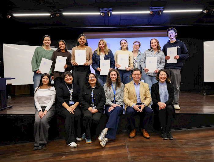 imagen correspondiente a la noticia: "Students from the United States Explore the Chilean Public Health System and Its Relationship with Society"