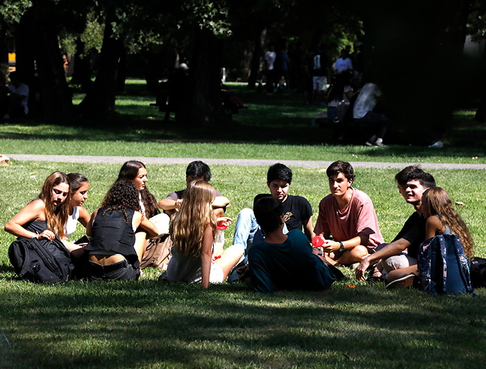 Estudiantes en el patio