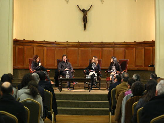 Una de las mesas de la Comisión creada.